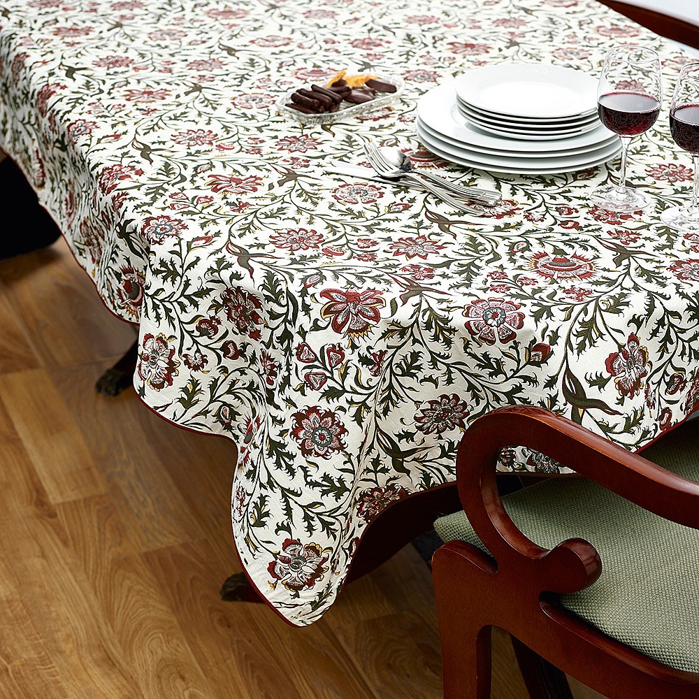 tablecloth table
