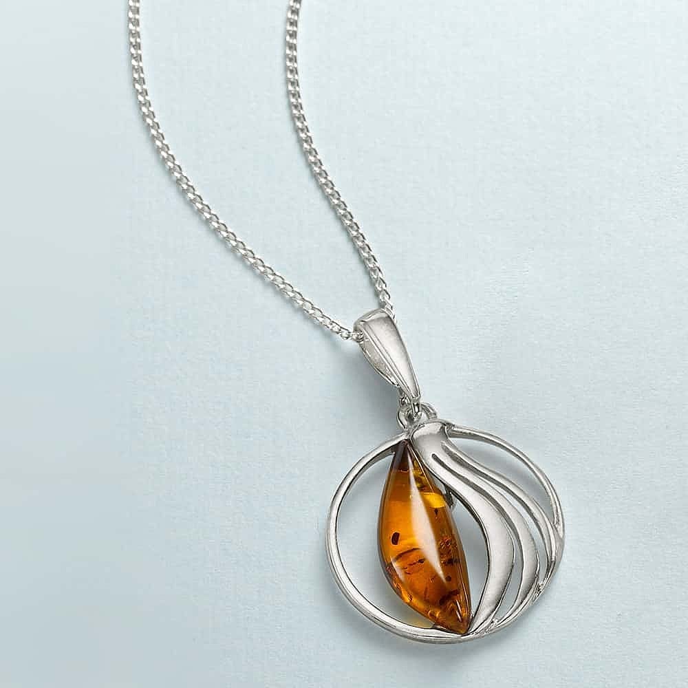 Baltic Amber Claw Necklace #001 – The Firefly Fields